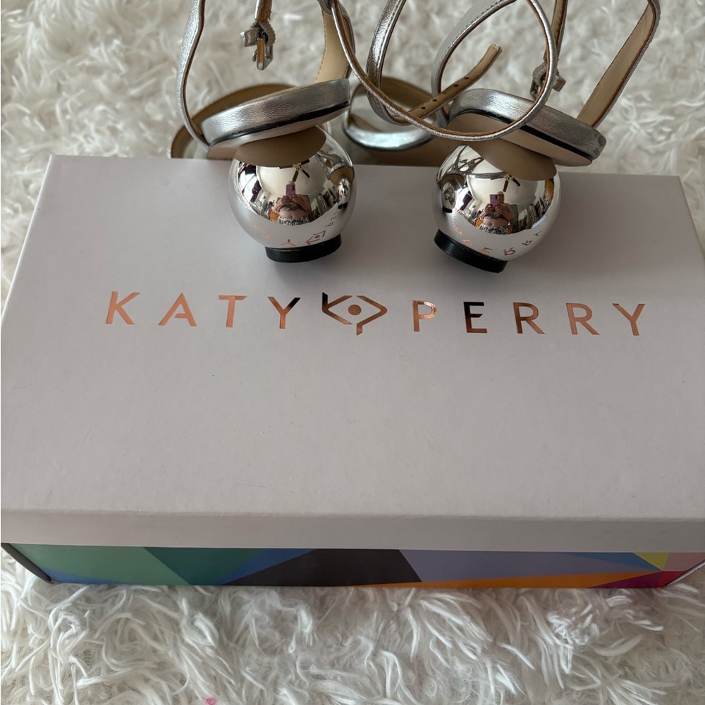 Katy Perry Collections Silver Sandals Elegant Open-Toe Design
Clean wore twice - Picture 8 of 9